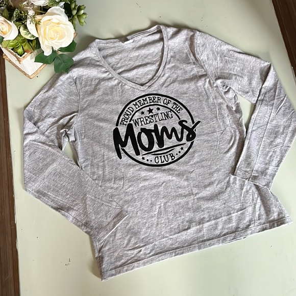 Wrestling Mom’s funny Custom T-Shirt - Large - Picture 2 of 3